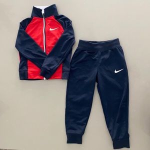 Nike boys tracksuit size 3T